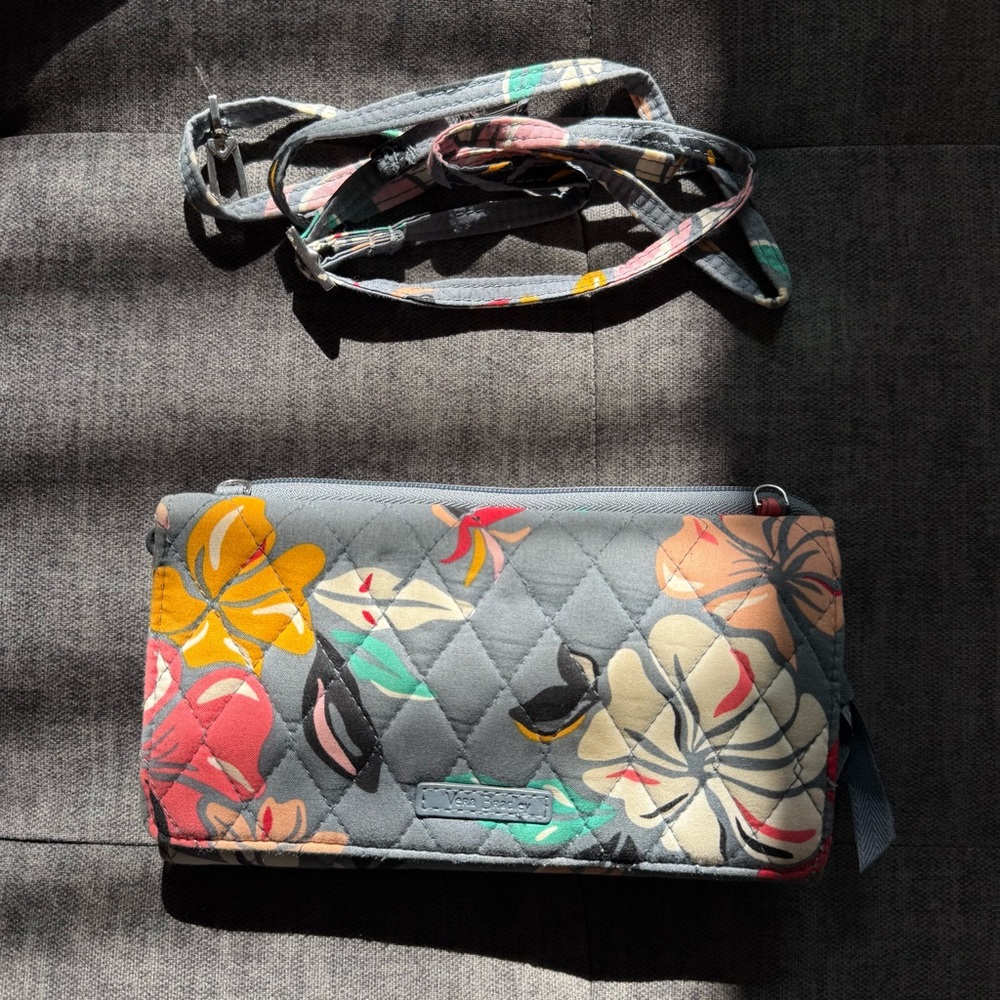 Very Bradley Vtg Floral Quilted Crossbody Bag